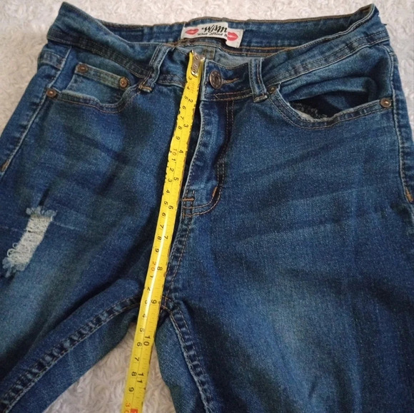 What about Me Woman's blue wash distressed jeans sz 7/8 - Picture 3 of 12